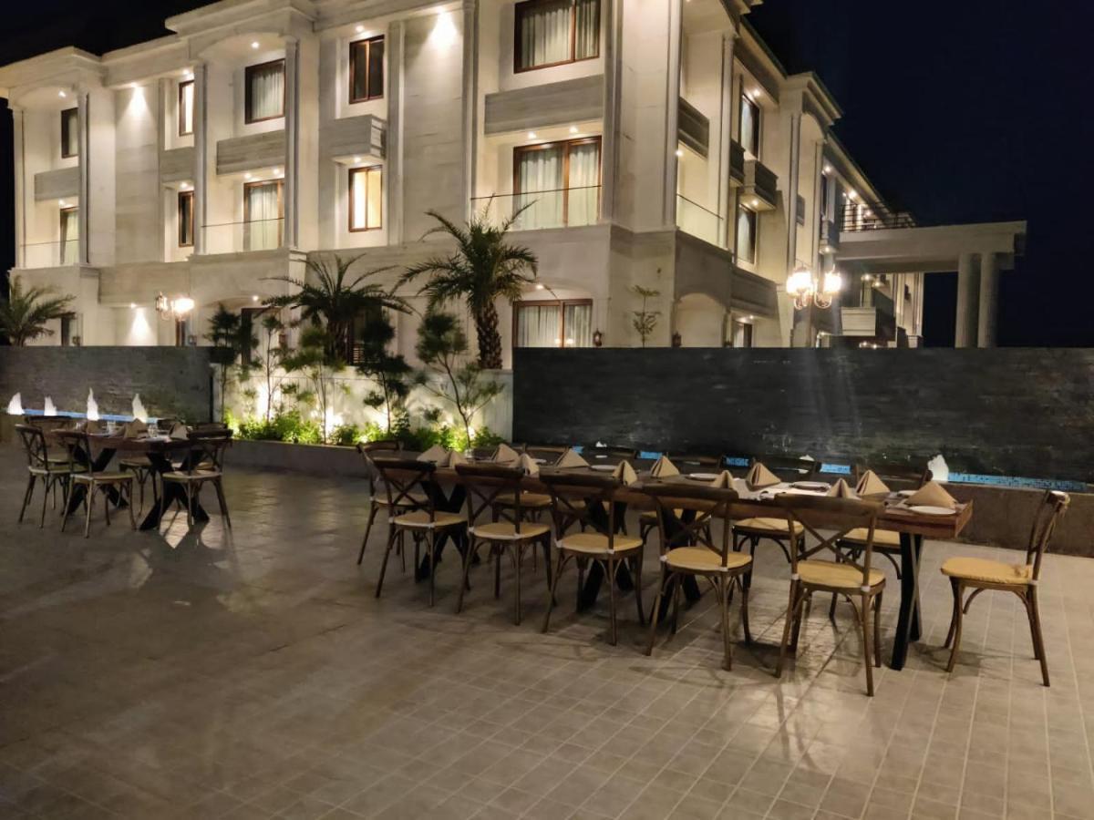 The Imperial Prime Clarks Inn Suites, Bhīlwāra Exterior foto